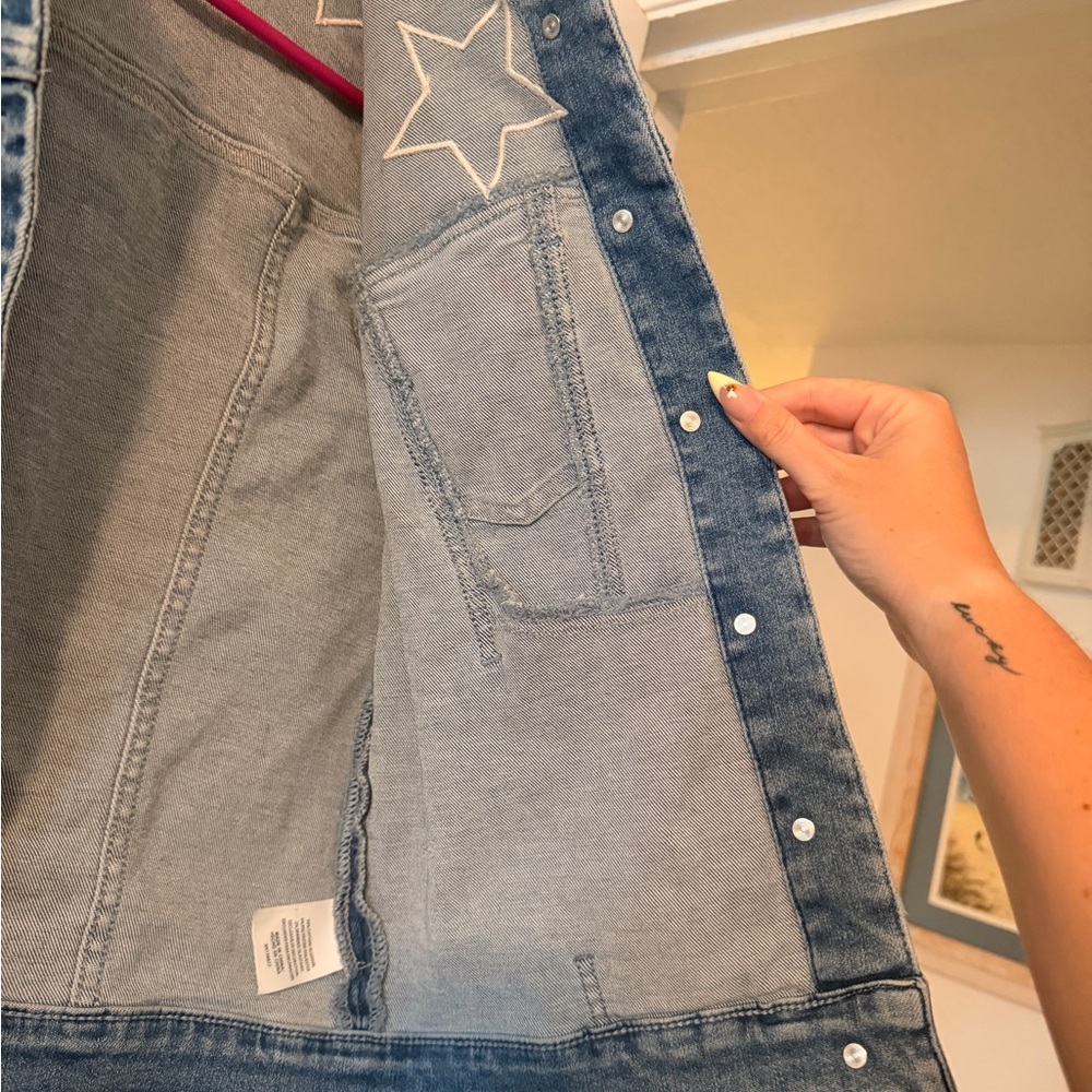 Idyllwind Blue Denim Stars and Fringe Jean Jacket - Picture 14 of 14